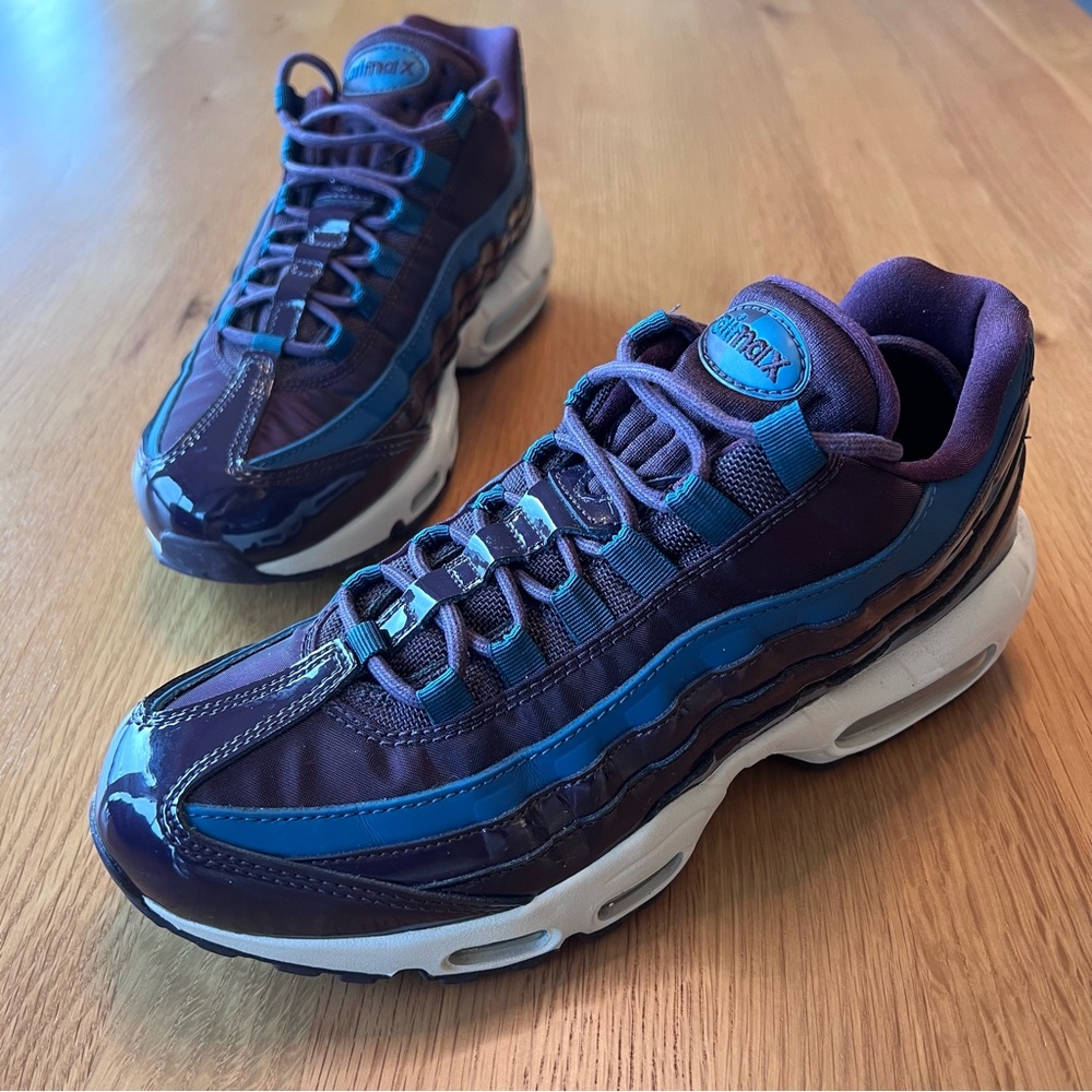 Nike Air Max Women's Sneakers in Purple and Blue